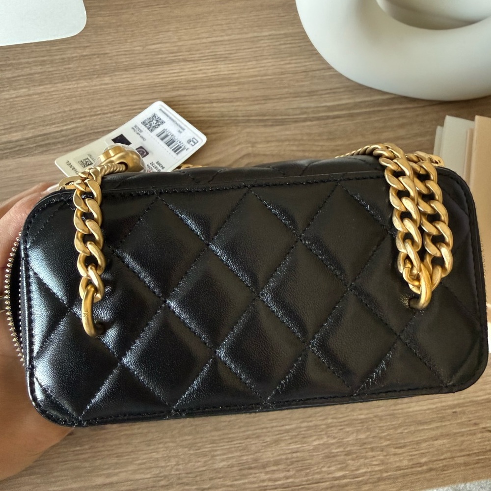 Chanel Lambskin Sweetheart Vanity Case with Mirror and Crossbody Chain - Picture 5 of 12